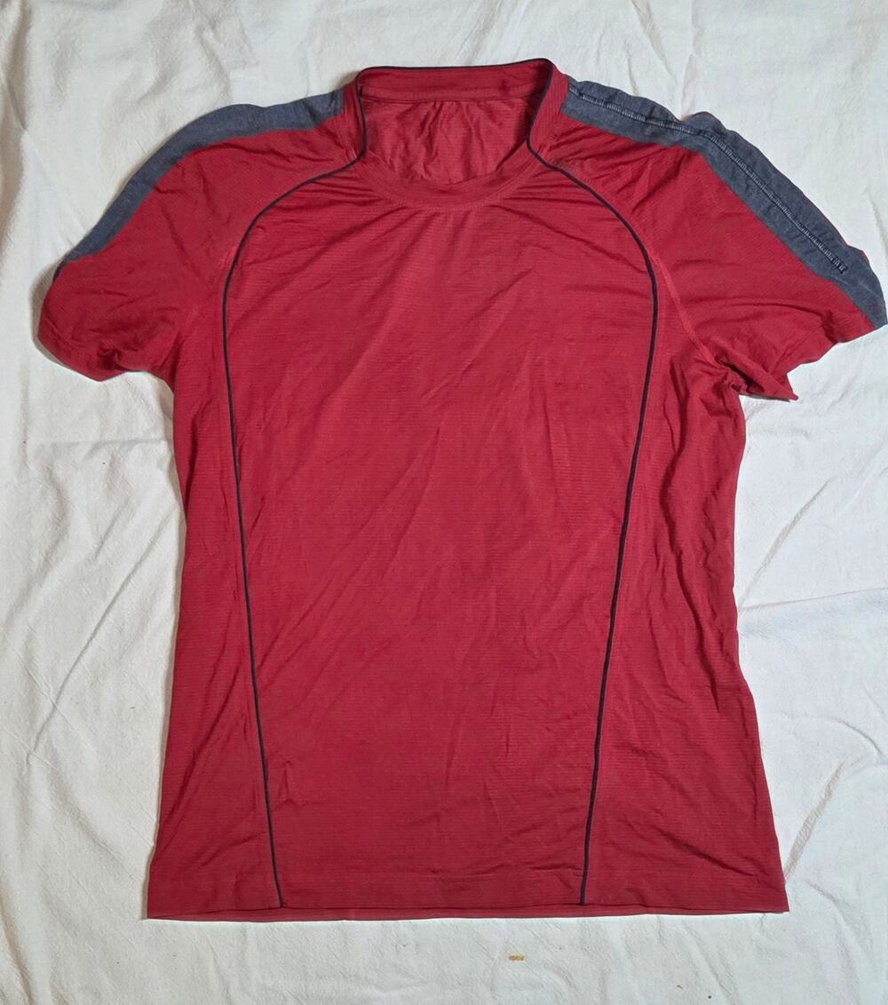 Lululemon Men's Metal Vent Tech Short-Sleeve Athletic Shirt - Red Large